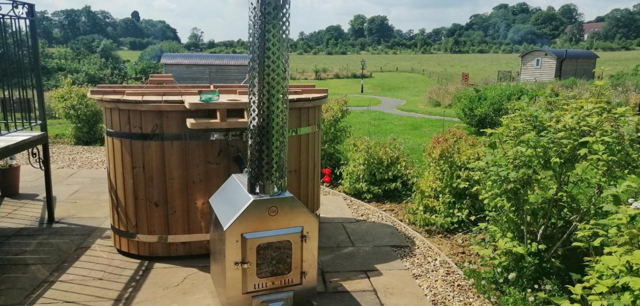 Fair Farm Hideaway Waltham on the Wolds Exterior foto